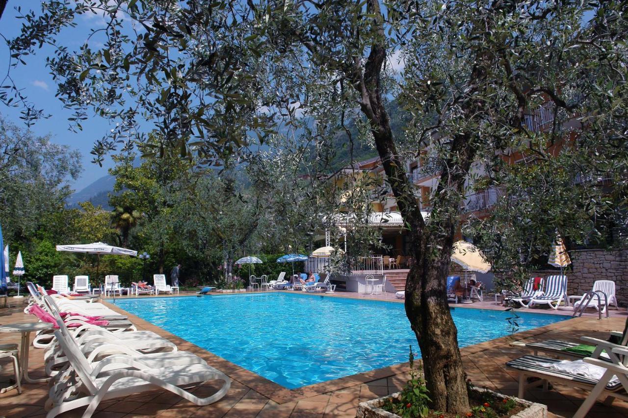 Hotel Alpi Malcesine Exterior foto