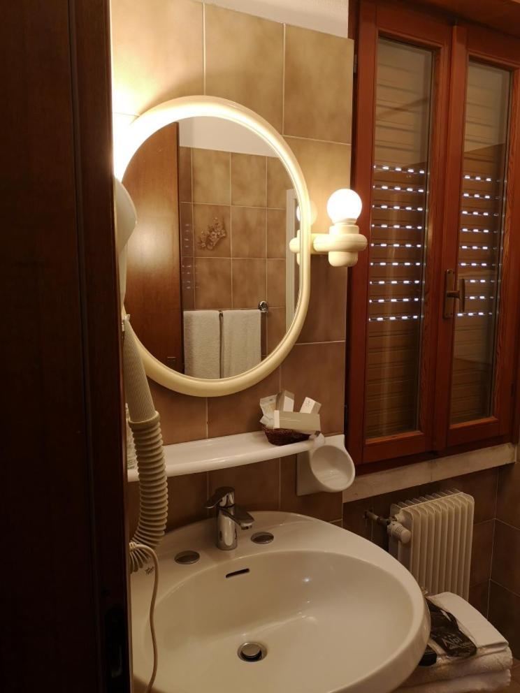 Hotel Alpi Malcesine Cameră foto
